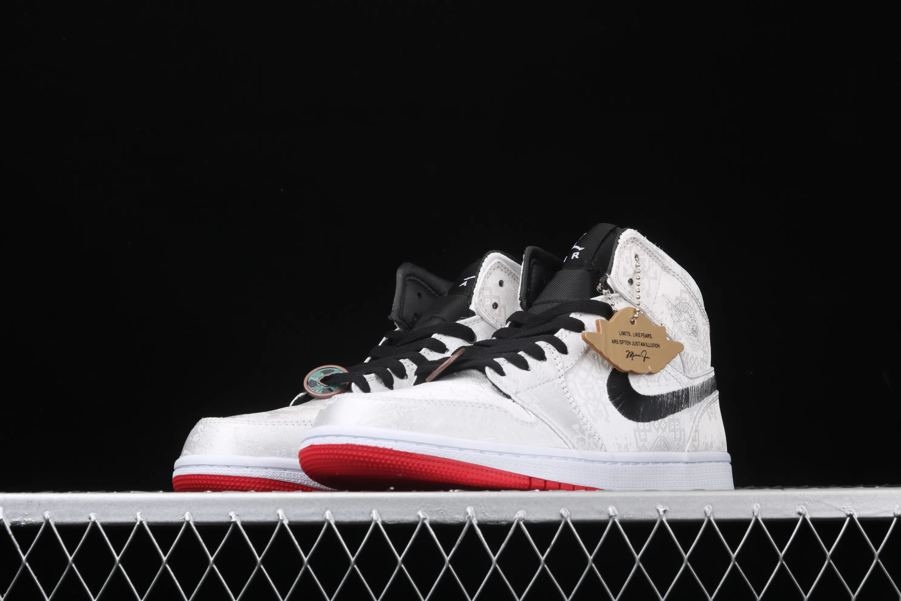 All categories Air Jordan Jordan series basketball shoes Air Jordan 1 Mid Different versions CLOT x Air Jordan 1 Mid "Fearless" AJ1 Joe 1 mid-top white silk CU2804-100
